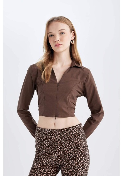 DeFacto Fitted Vucuda Oturan Gömlek Yaka Fermuarlı Bengalin Uzun Kollu Crop Basic Düz Bluz C5037AX24AUBN322