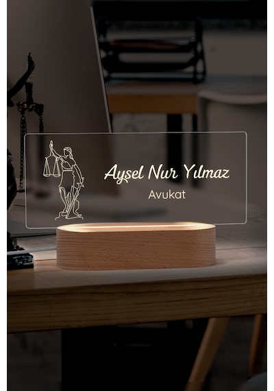 Kişiselleştirilebilir Avukatlara Özel Led Masa İsimliği Masif Ahşap Tabanlı Usb Kablolu Pleksi Led Gece Lambası Kişiselleştirilebilir Avukatlara Özel Led Masa İsimliği Masif Ahşap Tabanlı Usb Kablolu Pleksi Led Gece Lambası
