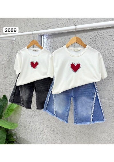 Ay Kids Kız Çocuk Kalp Baskılı Oversize Tişört & Bol Paça Jean Kapri Kombin Takım 2689s Siyah Ay Kids Kız Çocuk Kalp Baskılı Oversize Tişört & Bol Paça Jean Kapri Kombin Takım 2689s Siyah