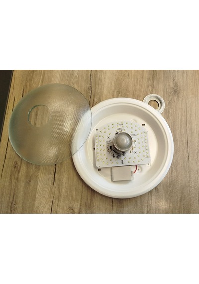 Sensörlü Armatür Şarjlı Ledli 2x-e27 Duy Bakyar Tekli
