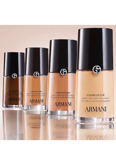 Armani Luminous Silk Fondöten 4.1 Işıltılı Doğal Bitişli