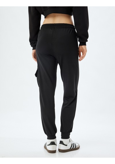 Koton Jogger Eşofman Altı Yüksek Bel Bağcıklı Cep Detaylı Bol Kalıp Siyah 5wak40041nk Siyah Koton Jogger Eşofman Altı Yüksek Bel Bağcıklı Cep Detaylı Bol Kalıp Siyah 5wak40041nk Siyah