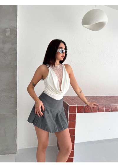 Mbb E-ticaret Kadın Dantel Detaylı Derin Dekolte Body Şık Kolsuz Yazlık Bodysuit - Beyaz Mbb E-ticaret Kadın Dantel Detaylı Derin Dekolte Body Şık Kolsuz Yazlık Bodysuit - Beyaz