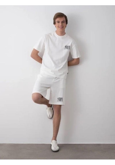 Erkek Çocuk 1983 Yazılı Pamuklu Oversize T-shirt Şortlu Takım-15797 Ekru