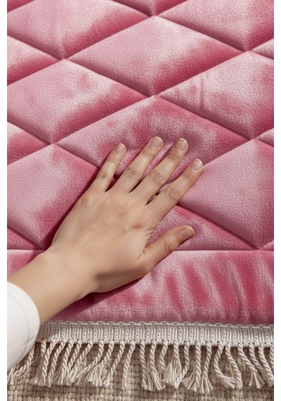 Koyu Pembe Kapitone Dolgulu Lüks Seccade 65x115 Cm