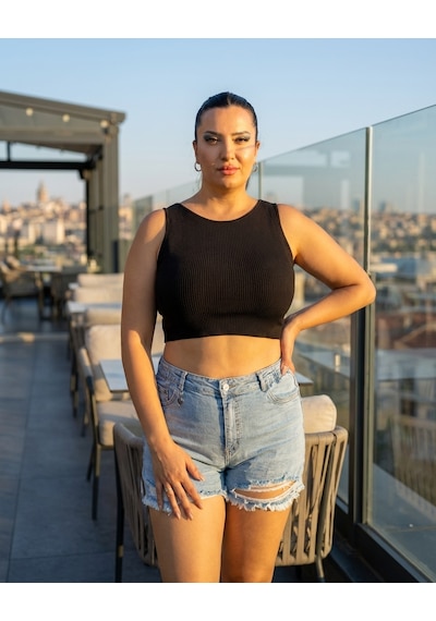Zanessi Fashıon Büyük Beden Lastikli Yüksek Bel Yırtık Eskitme Cepli Kısa Denim Kadın Şort Mavi Zanessi Fashıon Büyük Beden Lastikli Yüksek Bel Yırtık Eskitme Cepli Kısa Denim Kadın Şort Mavi