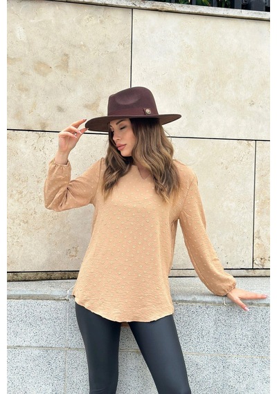 WeShaya Kadın Camel Uzun Truvakar Kol, Öpücük Yaka, Ponponlu Kumaş Basic Kesim Bluz - Tesettüre Uygun Taba