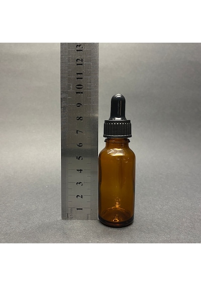 Kahverengi Cam Damlalıklı Şişe Siyah Plastik Kapak  20 ML