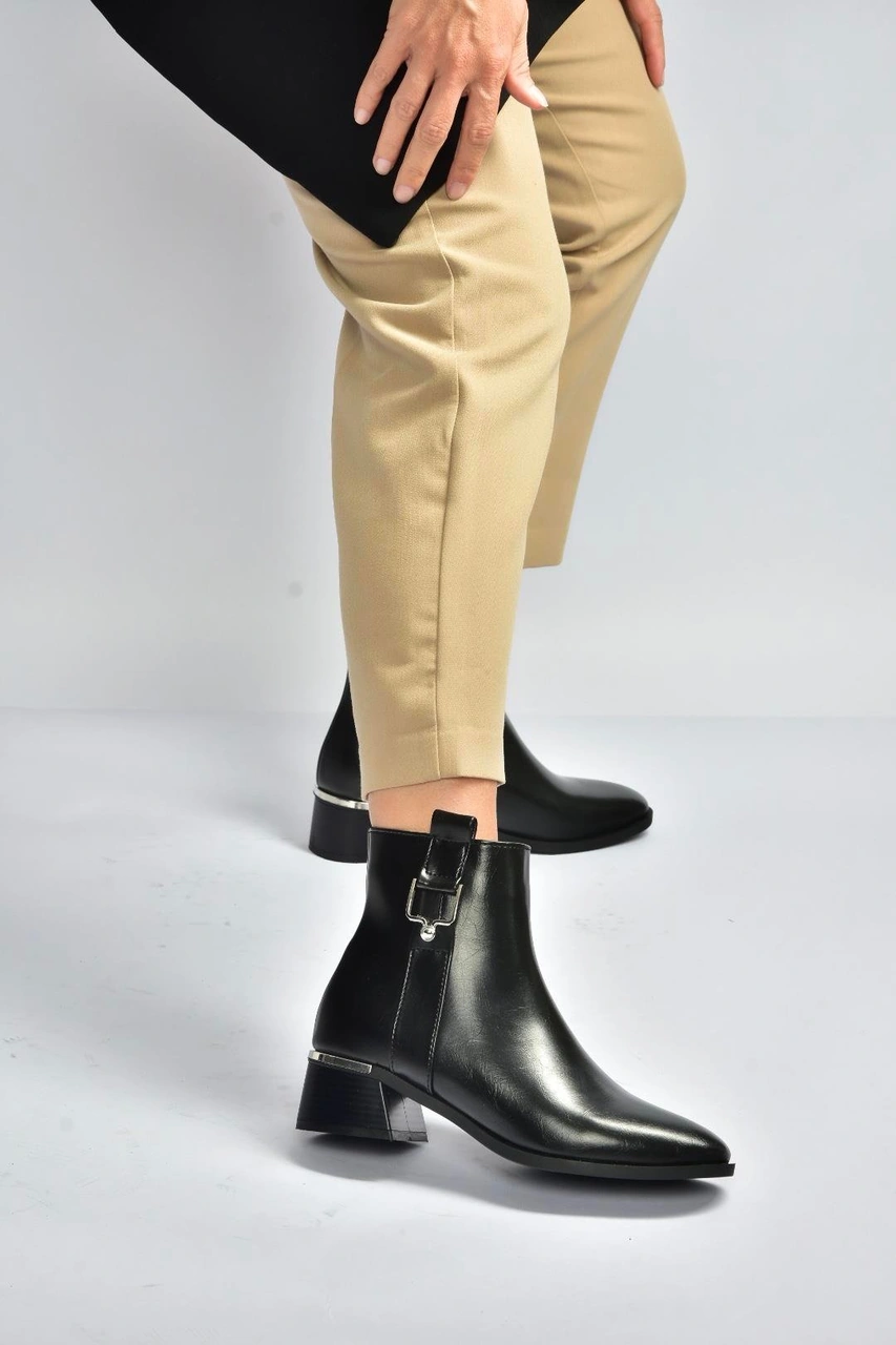 Fox Shoes V518978809 Siyah Alçak Topuklu Kadın Bot Siyah-Suni Deri