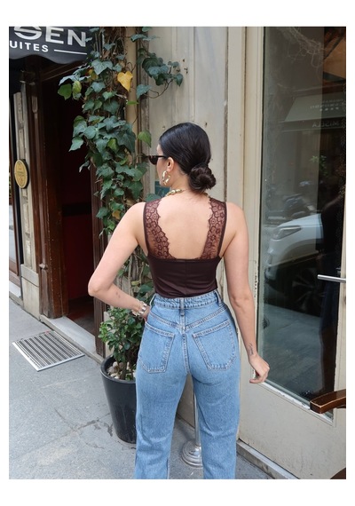 Kechi Woman Dalgıç Kumaş Dantel Detaylı Crop Kahverengi