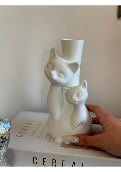 Plastik Yapay Çiçeklerle Uyumlu Kedi Figürlü Şık Ve Sevimli Dekoratif Vazo Beyaz