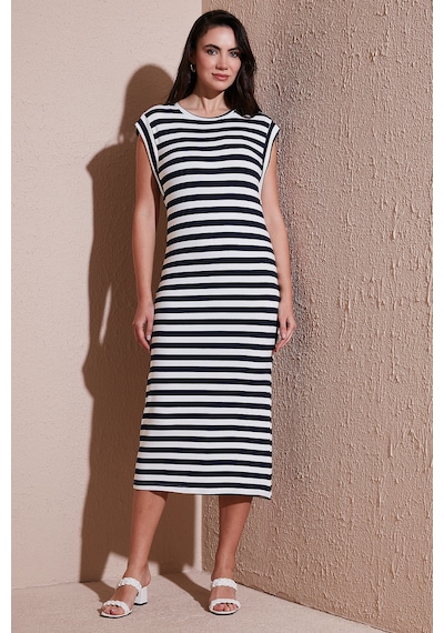Lela Regular Fit Bisiklet Yaka Çizgili Midi Boy Bayan Elbise 5866105 Lacivert-Beyaz Lela Regular Fit Bisiklet Yaka Çizgili Midi Boy Bayan Elbise 5866105 Lacivert-Beyaz