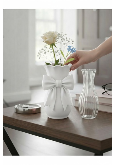Modern Beyaz Dekoratif Vazo 22 Cm Kurdele Detaylı Şık Tasarım Beyaz