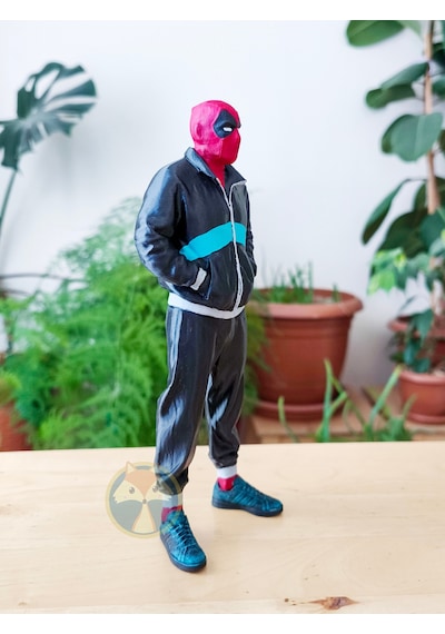 Urban Hero - Renkli Eşofmanlı Deadpool