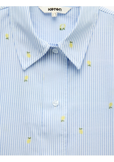 Koton Koton X Sibil Çetinkaya - Kısa Kollu Limon İşleme Detaylı Çizgili Crop Poplin Gömlek Mavi Çizgili 6sak60369pw