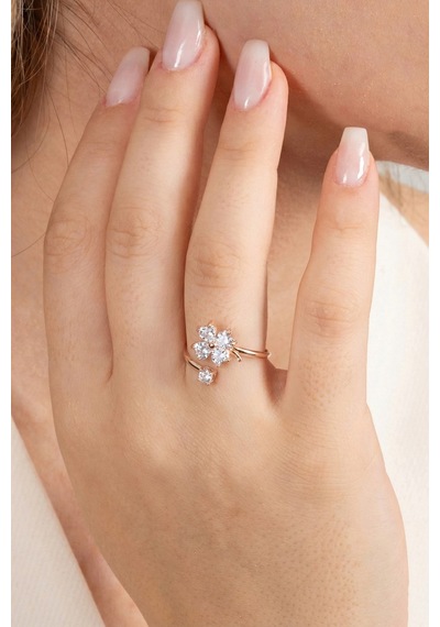 925 Ayar Gümüş Yüzük Rose Zirkon Taşlı Üstten Ayarlamalı Yonca Modeli Yüzük Barcode Pembe Altın