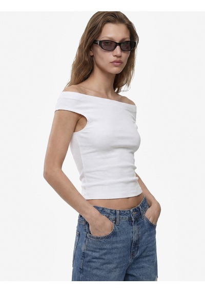Koton Pamuklu Ribanalı Slim Fit Omzu Açık Madonna Yaka Tişört Beyaz 6sak50503ek