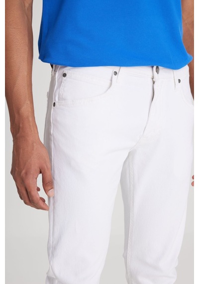 Lee Luke Slim Fit Dar Kesim Düşük Bel Dar Paça Esnek Beyaz Erkek Pantolon White-l719067100