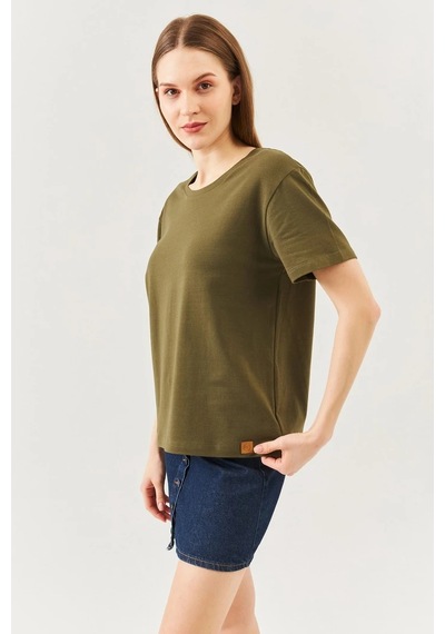 Kadın Rahat %100 Pamuklu Penye Bisiklet Yaka Kısa Kol Basic T-shirt Haki