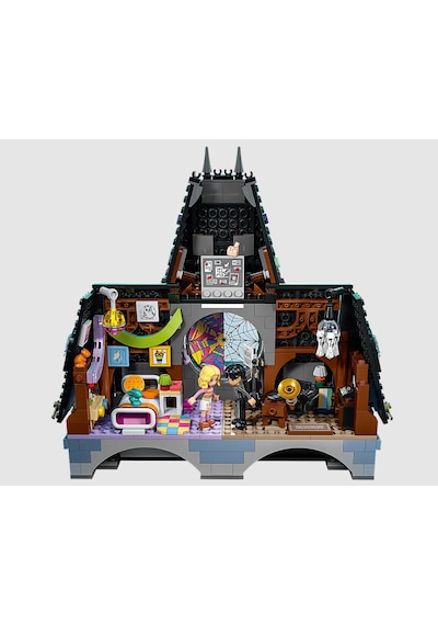 LEGO® Wednesday: Wednesday ve Enid’in Yurt Odası 76781 -10 Yaş ve Üzeri 4 Mini Bebek Figürü İçeren Yaratıcı Oyuncak Yapım Seti (750 Parça)