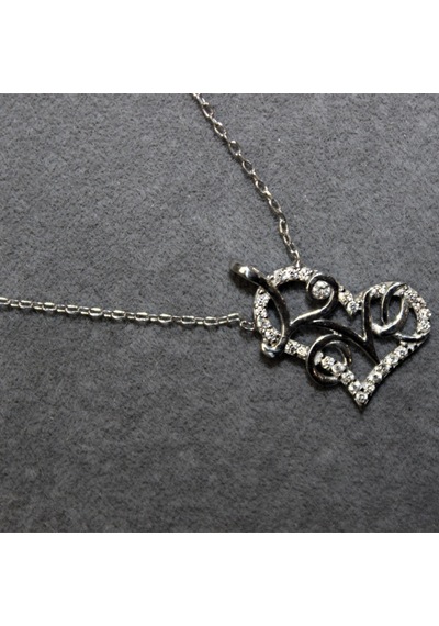 Love Detaylı Kalpli Kolye
