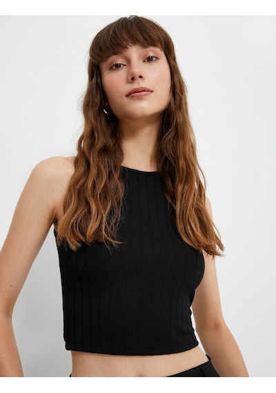 Koton Crop Atlet Bisiklet Yaka Kolsuz Siyah 3sak10015ek Siyah