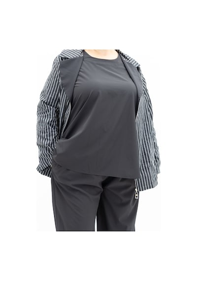 Aysel Büyük Beden Battal Çizgili Fermuarlı Ceketli Bluzlu Bol Paça Pantolonlu Kadın Üçlü Takım Siyah Aysel Büyük Beden Battal Çizgili Fermuarlı Ceketli Bluzlu Bol Paça Pantolonlu Kadın Üçlü Takım Siyah