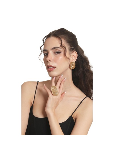 Kadın Lak Altın Renk Kaplama Çivili Model Spiral Baskılı Tasarım Küpe &yüzük Set Altın