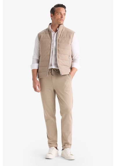 Defacto Slim Fit Dar Kesim Dik Yaka Astarlı Fermuarlı Cepli Mevsimlik Baharlık Yelek D7536AX25AU Bej