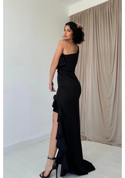 Defymoda Siyah Yırtmaçlı Volanlı Elbise Siyah
