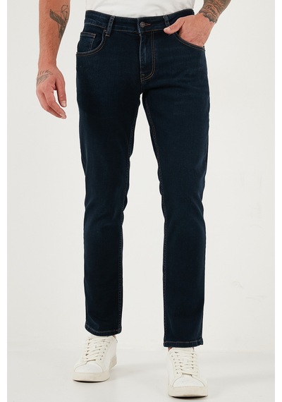 Buratti Pamuklu Regular Fit Normal Bel Boru Paça Jeans Erkek Kot Pantolon 2203C09Parma Lacivert Buratti Pamuklu Regular Fit Normal Bel Boru Paça Jeans Erkek Kot Pantolon 2203C09Parma Lacivert