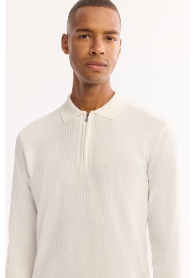 Avva Erkek Ekru Polo Yaka Fermuarlı Rayon Tüylenmeyen Dokulu Triko Regular Fit Kazak A52y5019