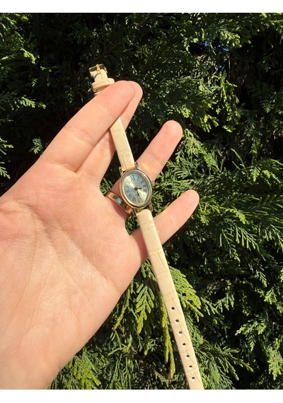 Minimal Deri Kordon Kadın Kol Saati İçi Sarı Altın