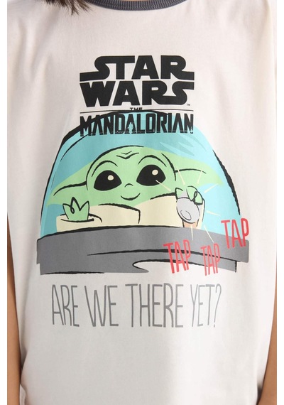 DeFacto Kız Çocuk Star Wars-Mandalorian Relax Fit Bisiklet Yaka Ribana Kısa Kollu Tişört E0478A825SPER99 Ekru