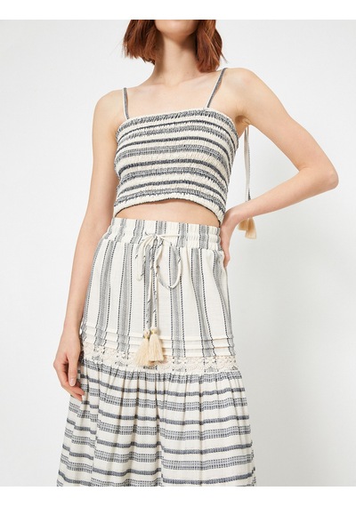 Koton Skirtly Yours Styled By Melis Ağazat - İnce Askılı Crop Bluz Mavi Desenli 0yak63450ew Mavi Desenli Koton Skirtly Yours Styled By Melis Ağazat - İnce Askılı Crop Bluz Mavi Desenli 0yak63450ew Mavi Desenli