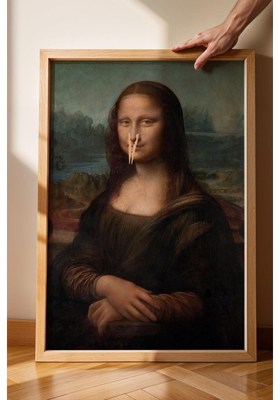 Burnu Mandallı Mona Lisa Çerçeveli Tablo - Wc Tuvalet İçin Tablo