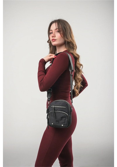 Ççs Kadın Çapraz Çanta Günlük Şık Kullanım Hafif Çok Gözlü Modern Tasarım Siyah 18129