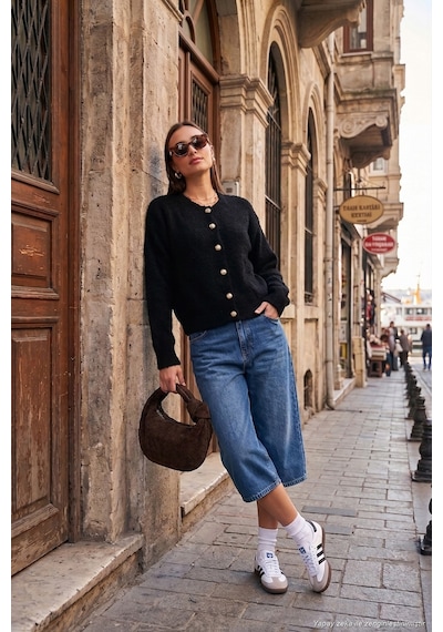 Lela Premium Regular Fit Bisiklet Yaka Yumuşak Dokulu Bayan Hırka 680Hi00147 Siyah