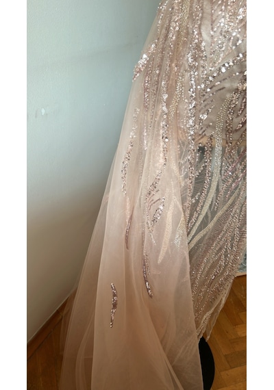 Chica Rosa Fashion Pul ve Taş İşlemeli Tek Omuz Yırtmaçlı Uzun Elbise Bronz