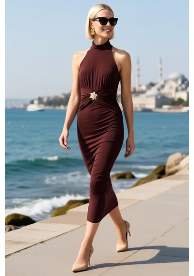 Benerly Kadın Halter Yaka Kolsuz Bodycon Midi Elbise Aksesuar Detaylı Ast Kahverengi