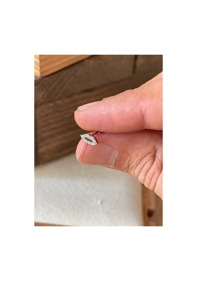925 Ayar Gümüş Taşlı Dudak Modeli Kıkırdak Helix Tragus Piercingi Gümüş Piercing