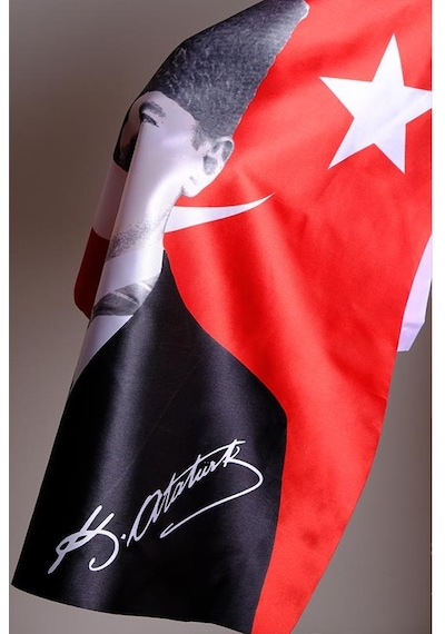 K.Atatürk İmzalı Türk Bayrağı Saten Kumaş Dijital Baskı 70x105 cm