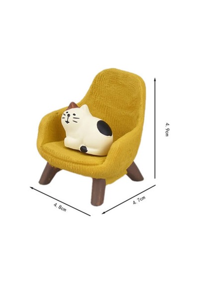 Sarı Sandalyedeki Kedi Mini Figür
