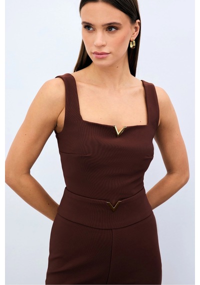 Sateen Yaka Gold Aksesuarlı Bluz - Kahve Kahve