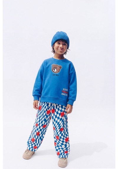 Magu Çocuk Ayıcık Baskılı Mavi Sweatshirt Ve Desenli Eşofman Altı Takımı Çok Renkli Magu Çocuk Ayıcık Baskılı Mavi Sweatshirt Ve Desenli Eşofman Altı Takımı Çok Renkli