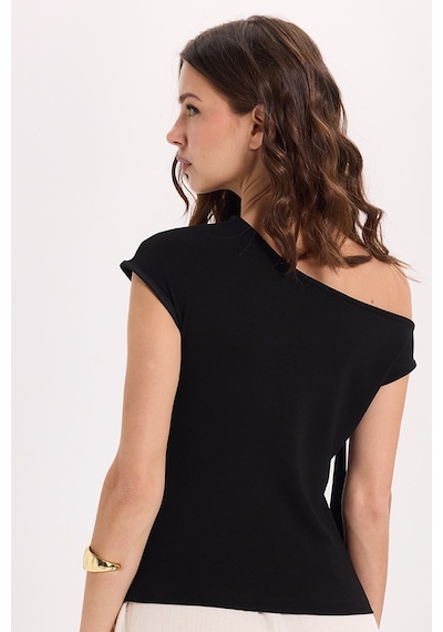 Tudors Kadın Slim Fit Dar Kesim Kısa Kollu Kayık Yaka Siyah Bluz-50538