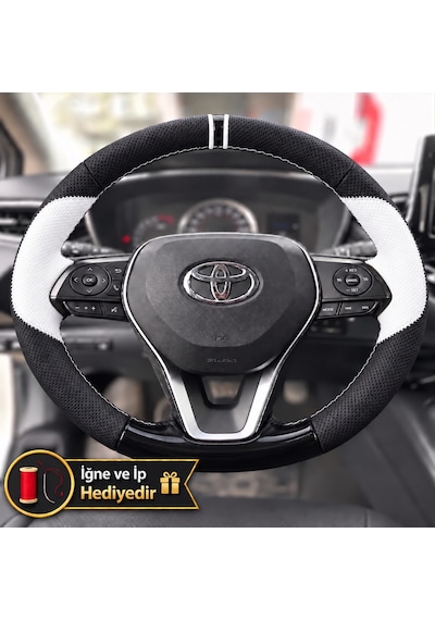 Toyota Camry Xv70 Dikme Direksiyon Kılıfı Delikli Deri Parlak Siyah Beyaz Detay Çift Yüzük Ve Dikiş 2021-2024