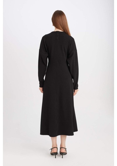 DeFacto Relax Fit Bisiklet Yaka Krep Uzun Kollu Maxi Siyah Elbise D7485AX24WNBK81 Siyah