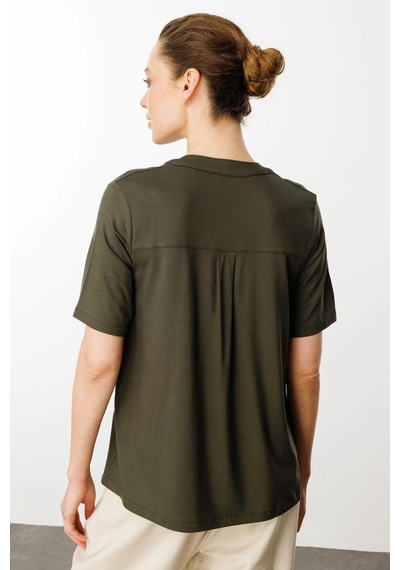 Desen Triko Kadın Yakası Düğmeli Penye T-shirt 25764 Haki Haki