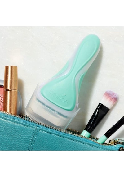 Wilkinson Sword Intuition 2 İn 1 Sensitive Care Kendinden Sabunlu 4 Bıçaklı Kadın Tıraş Bıçağı